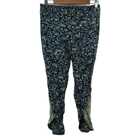 Free People Pants - Free People Blue & Cream Floral Print Cropped Mid Rise Pants Sz‎ 0 NEW